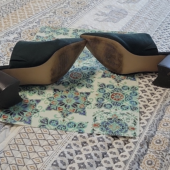 Chic Nine West Renny Hunter Green Suede Women's Mules, Size 9.5M - Picture 4 of 4